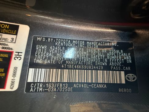 Used 2009 Toyota Camry LE FWD image 25