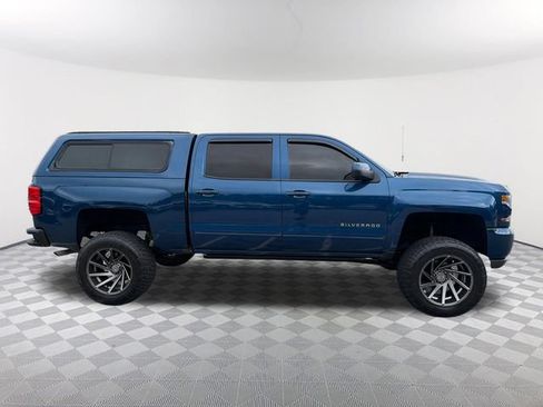 Used 2017 Chevrolet Silverado 1500 LT w/ All Star Edition AWD/4WD image 4
