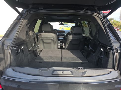 Used 2022 BMW X7 xDrive40i w/ M Sport Package image 8