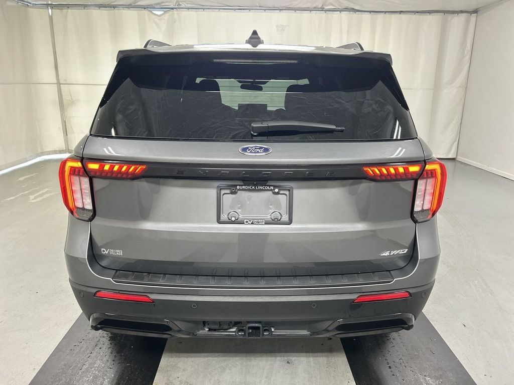 Used 2025 Ford Explorer ST-Line AWD/4WD image 21
