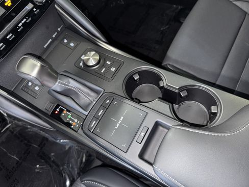 Used 2025 Lexus IS 350 F Sport RWD image 29