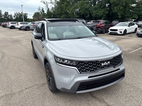 Used 2022 Kia Sorento S w/ Panoramic Sunroof Package AWD/4WD image 15
