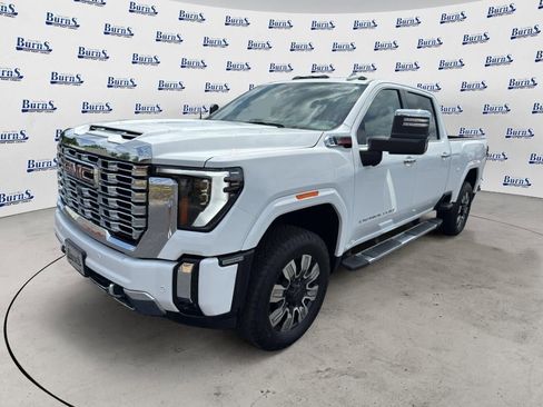 Used 2026 GMC Sierra 2500 Denali w/ Denali Reserve Package AWD/4WD image 3