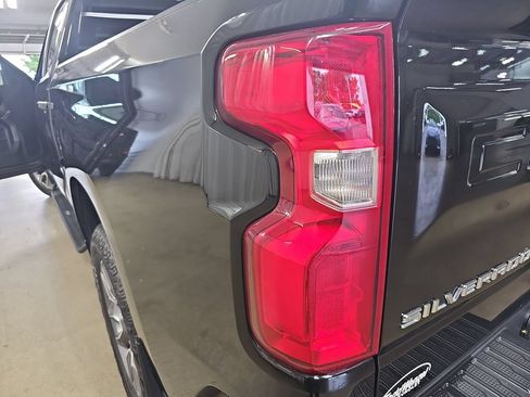 Used 2020 Chevrolet Silverado 1500 RST AWD/4WD image 39