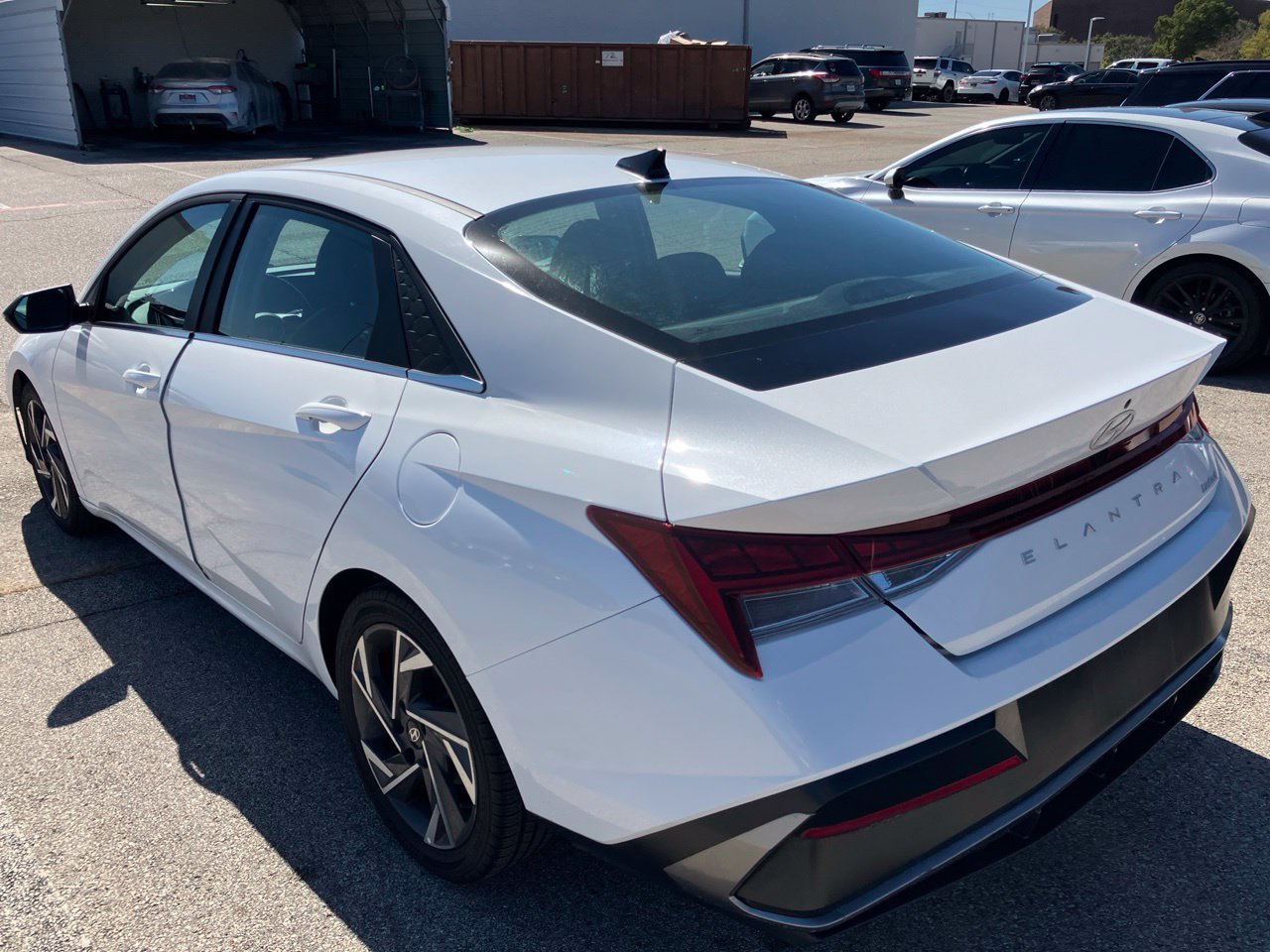 Used 2025 Hyundai Elantra Limited FWD image 5