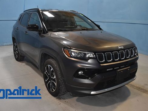 Used 2024 Jeep Compass Limited image 1