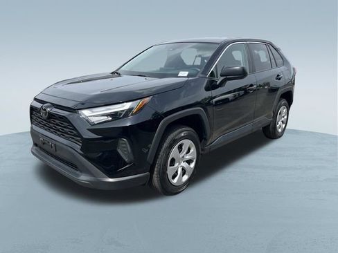 Used 2024 Toyota RAV4 LE AWD/4WD image 9