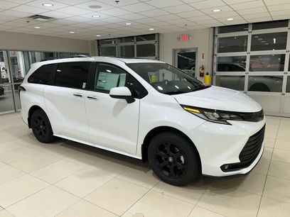 New 2026 Toyota Sienna XLE Woodland Edition