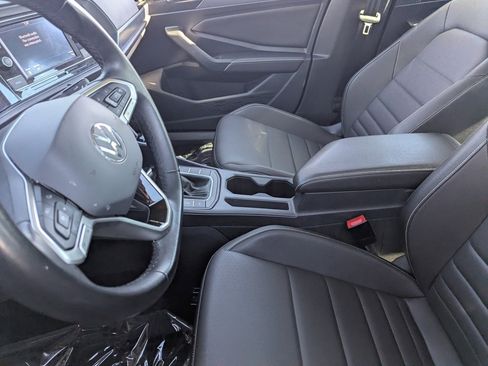 Used 2024 Volkswagen Jetta SE image 19
