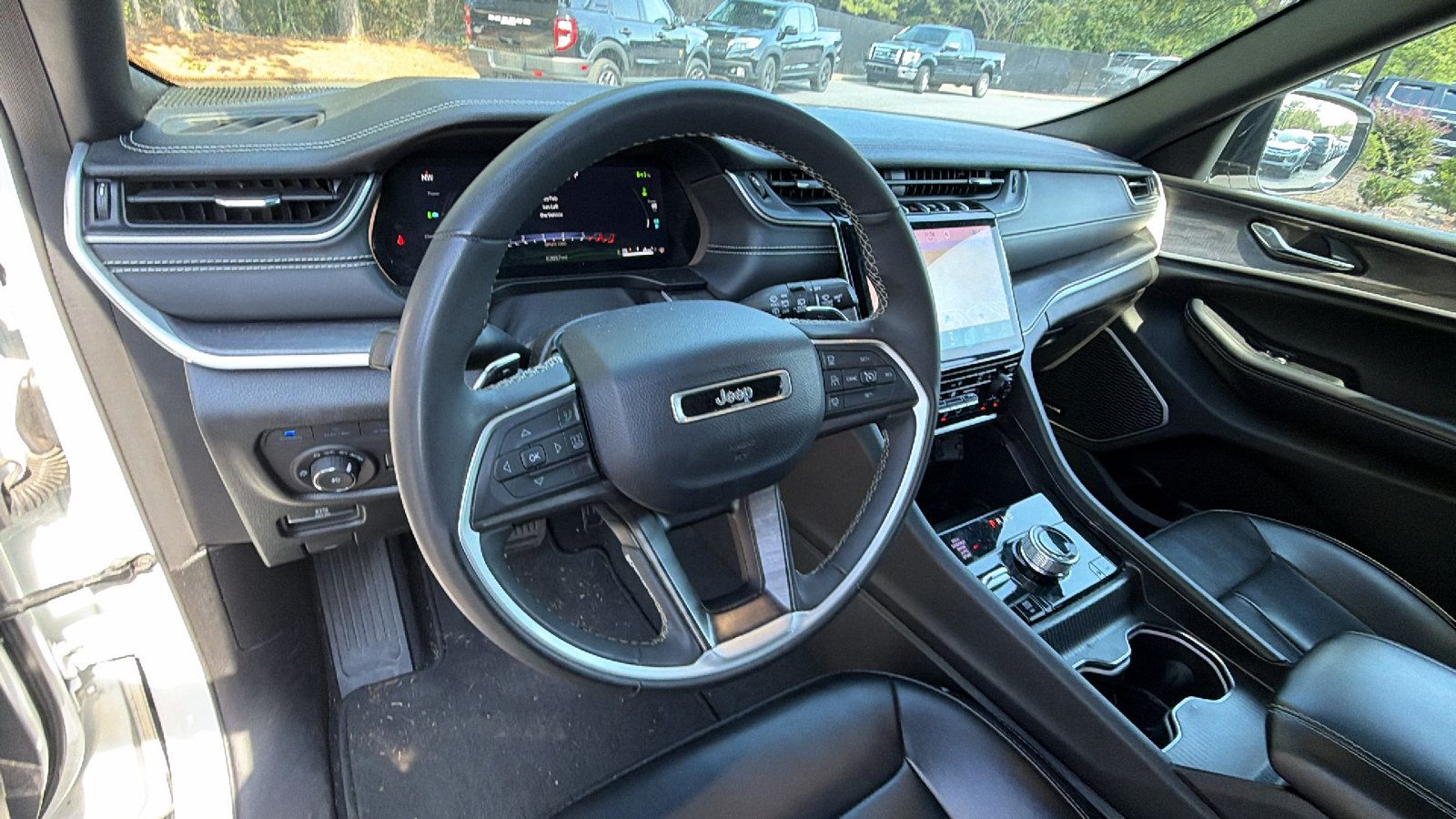 Used 2024 Jeep Grand Cherokee Limited 4xe AWD/4WD image 25