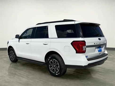 Certified 2024 Ford Expedition XLT image 5