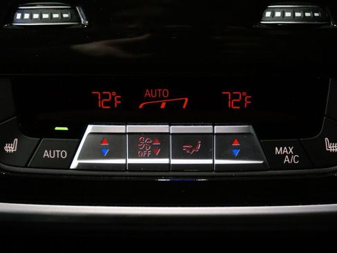 Used 2022 BMW X6 M50i w/ Executive Package image 26