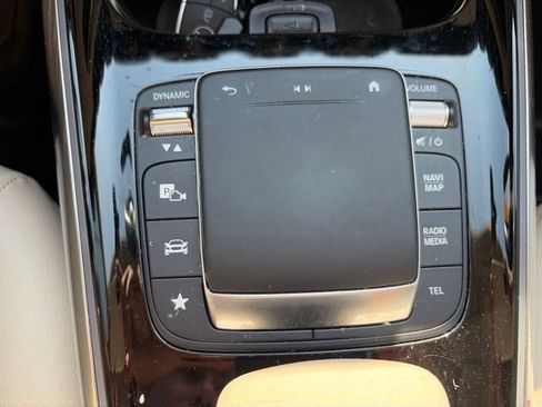 Used 2021 Mercedes-Benz GLA 250 4MATIC image 39
