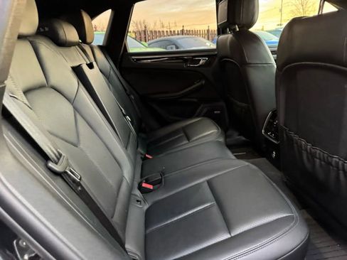Used 2022 Porsche Macan image 24