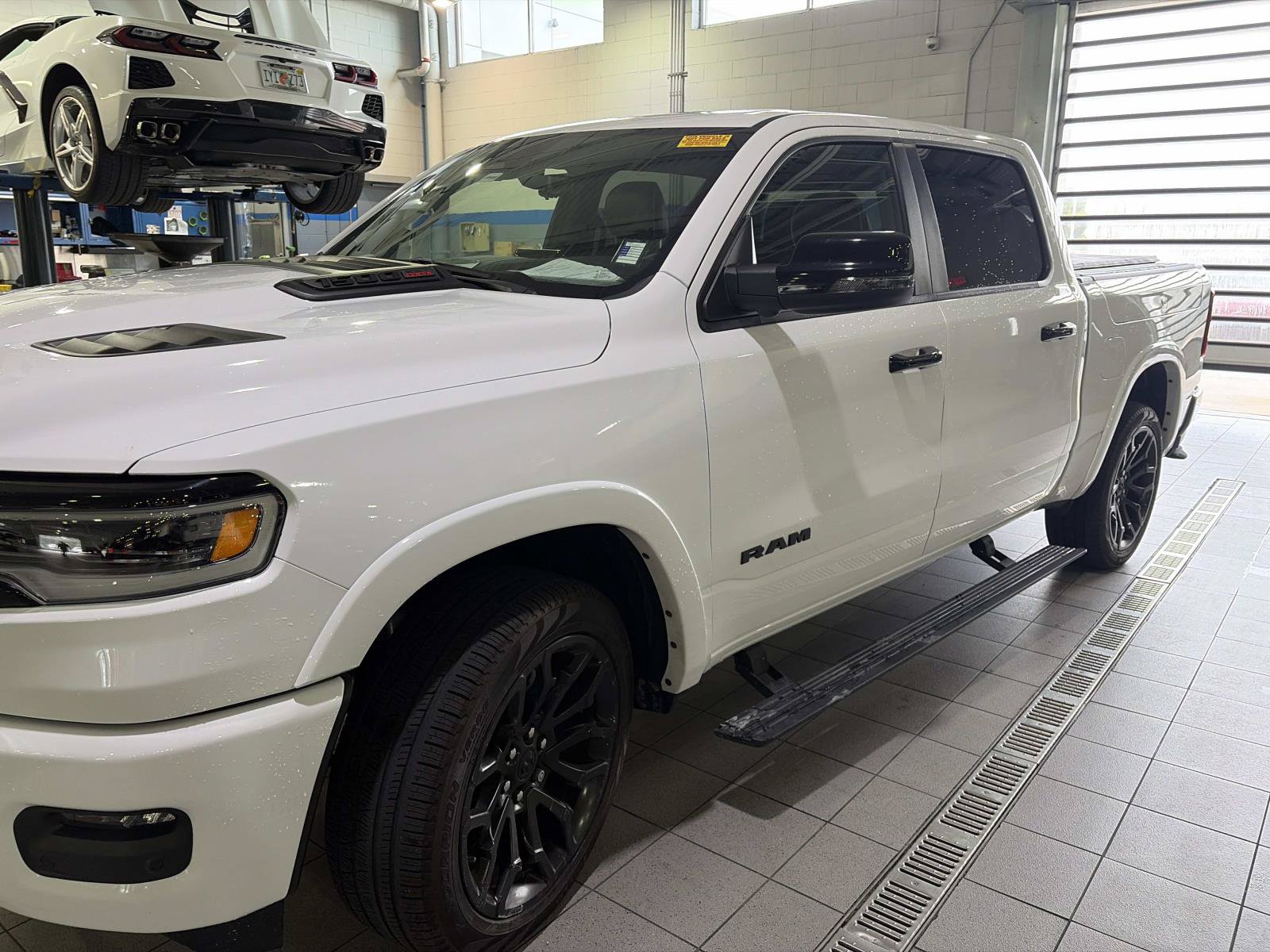 Used 2025 RAM 1500 Limited AWD/4WD image 1