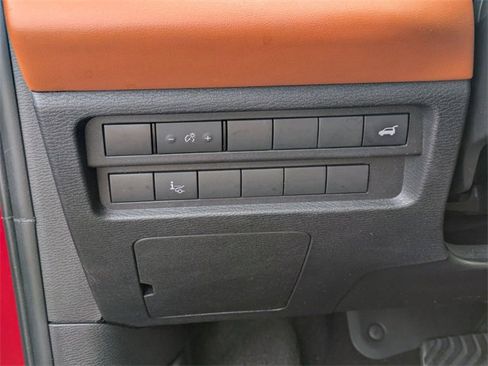 Used 2023 Mitsubishi Outlander SE image 16