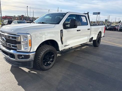 Used 2023 Ford F350 XLT AWD/4WD image 19