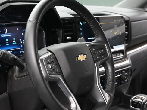 Used 2024 Chevrolet Silverado 1500 LT w/ Z71 Off-Road Package AWD/4WD image 13