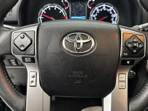 Used 2022 Toyota 4Runner Limited AWD/4WD image 18