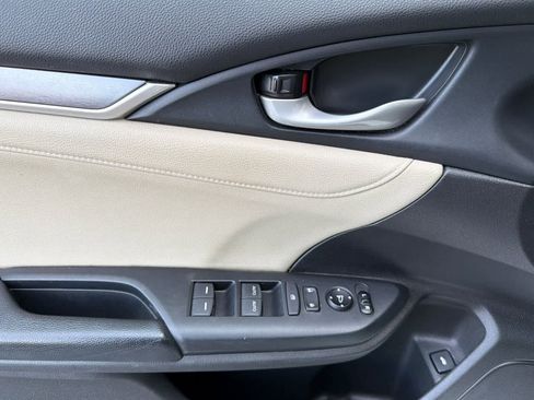 Used 2017 Honda Civic Touring image 12