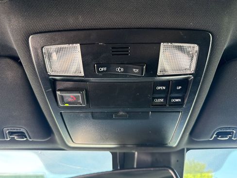 Used 2021 Toyota Tacoma TRD Sport w/ TRD Premium Sport Package AWD/4WD image 23