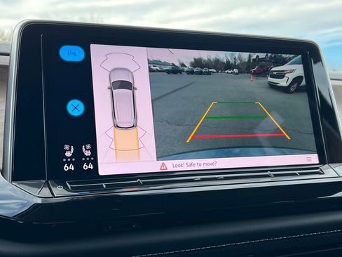 Used 2025 Volkswagen Atlas SE image 27