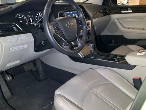 Used 2017 Hyundai Sonata Limited FWD image 8