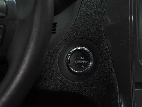 Used 2019 Ford Explorer XLT image 24