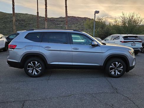 New 2026 Volkswagen Atlas SE image 2