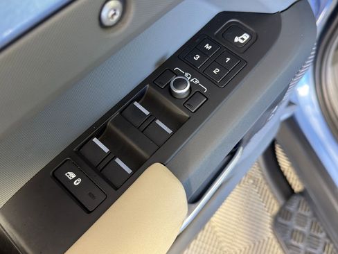 Used 2022 Land Rover Defender 110 X-Dynamic SE image 19