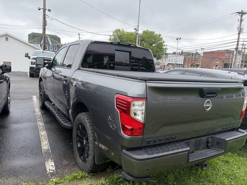 Used 2023 Nissan Titan SV w/ SV Convenience Package AWD/4WD image 8