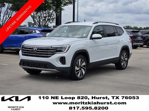 Used 2025 Volkswagen Atlas SE FWD image 2