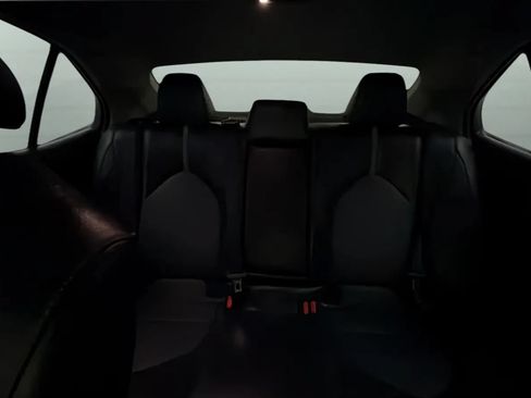 Used 2018 Toyota Camry XSE FWD image 19