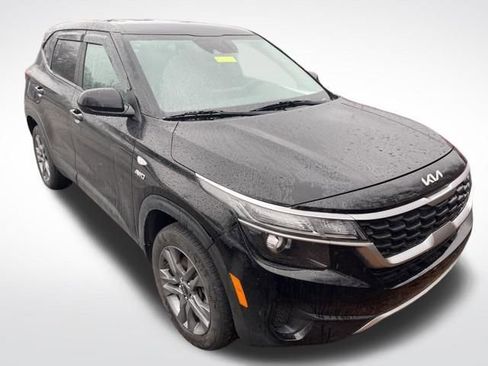 Certified 2022 Kia Seltos LX image 1