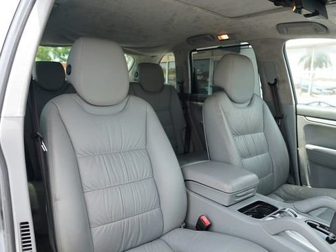 Used 2005 Porsche Cayenne Turbo AWD/4WD image 20