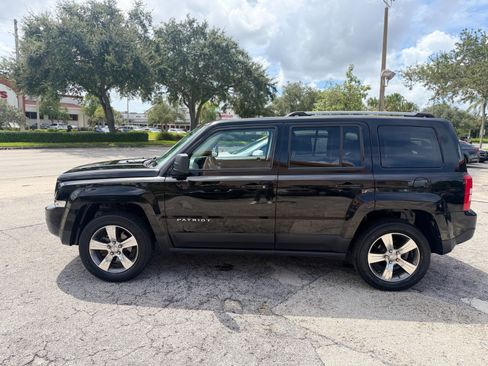 Used 2017 Jeep Patriot High Altitude AWD/4WD image 2