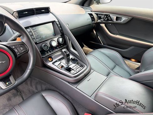 Used 2015 Jaguar F-TYPE R RWD image 29