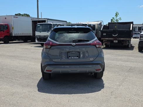 Used 2022 Nissan Kicks SR w/ Premium Package image 6
