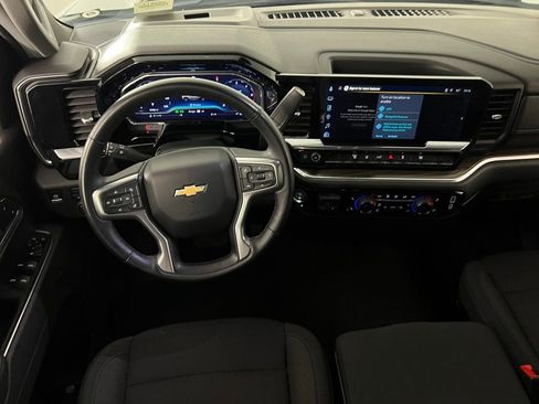 Used 2025 Chevrolet Silverado 3500 LT w/ Convenience Package image 14