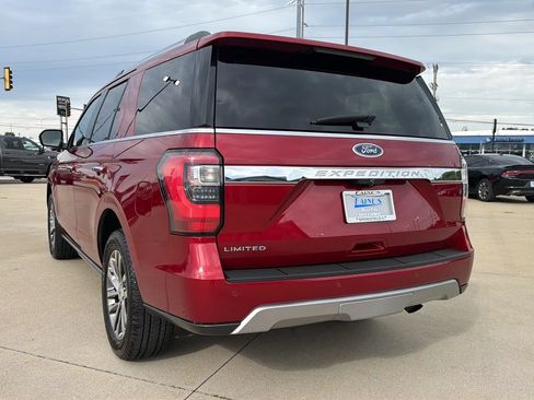 Used 2018 Ford Expedition Limited w/ Equipment Group 301A AWD/4WD image 16