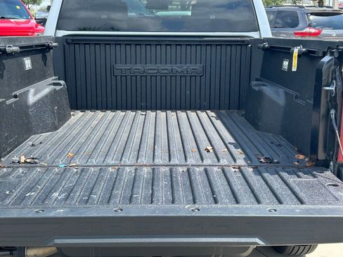 Used 2025 Toyota Tacoma SR image 13