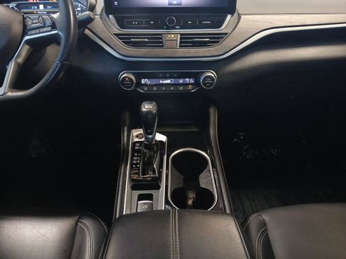 Used 2024 Nissan Altima 2.5 SL FWD image 11