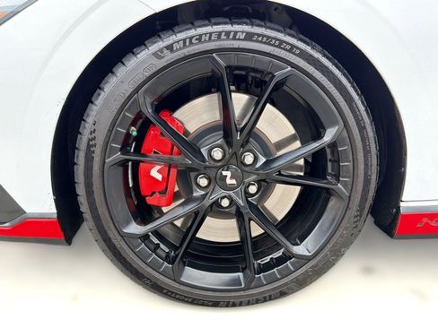 Used 2025 Hyundai Elantra N FWD image 11