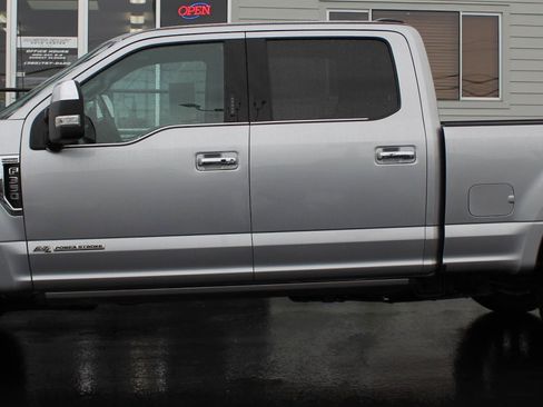 Used 2022 Ford F350 Platinum AWD/4WD image 3