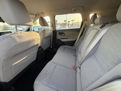 Used 2021 Nissan Rogue SV FWD image 24