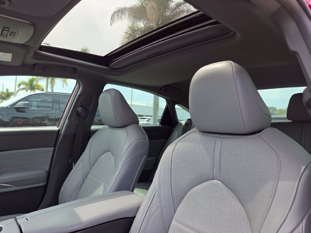 Used 2020 Toyota Avalon Limited w/ Advanced Safety Package FWD image 26