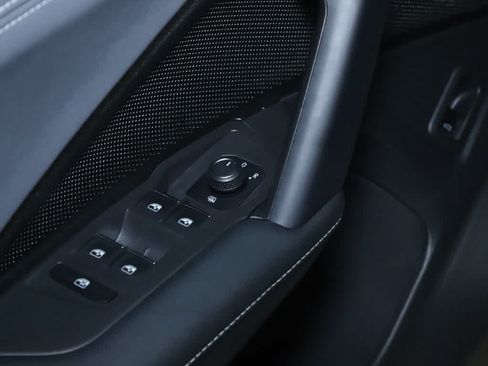 Certified 2026 Volkswagen Tiguan SE R-Line FWD image 17