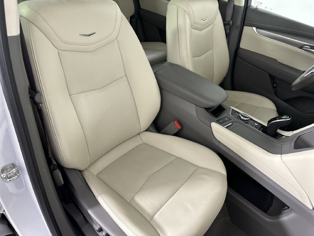 Used 2024 Cadillac XT5 Premium Luxury w/ Technology Package FWD image 32