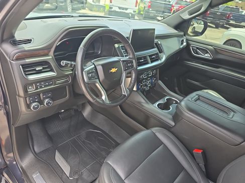 Used 2022 Chevrolet Tahoe LT w/ Luxury Package AWD/4WD image 27