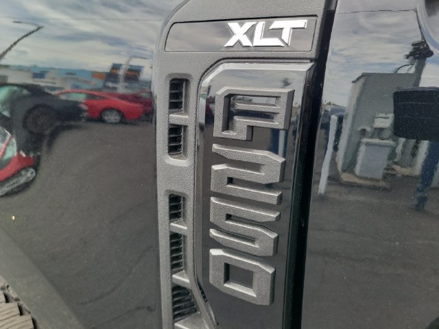 New 2026 Ford F250 XLT w/ XLT Premium Package AWD/4WD image 14
